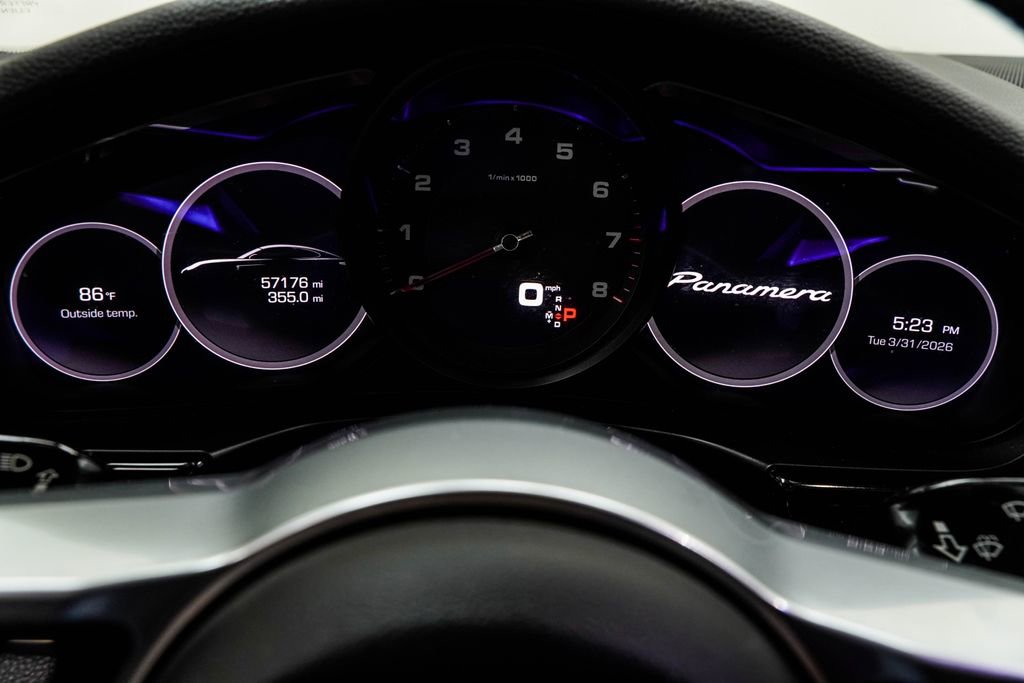 Used 2020 Porsche Panamera RWD image 36