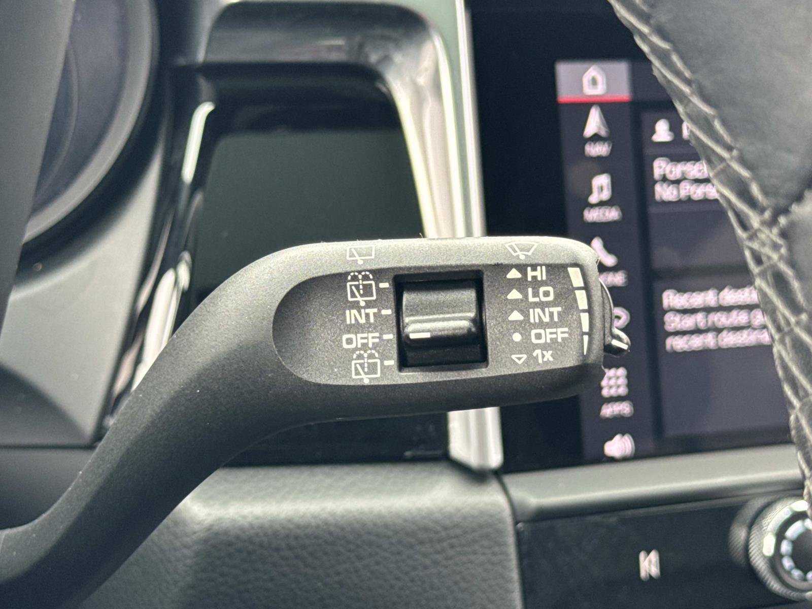 Used 2022 Porsche Macan image 9