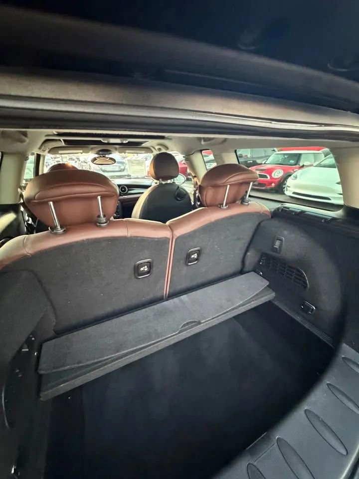 Used 2011 MINI Cooper Clubman w/ Premium Pkg image 6