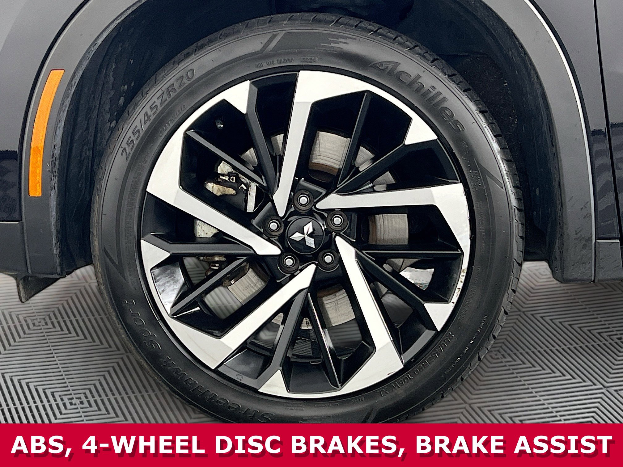 Used 2023 Mitsubishi Outlander SE image 34