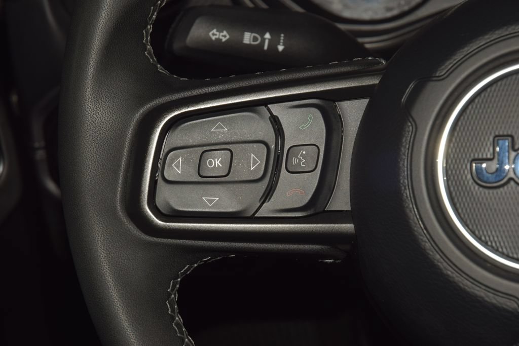 Used 2025 Jeep Gladiator Rubicon AWD/4WD image 42