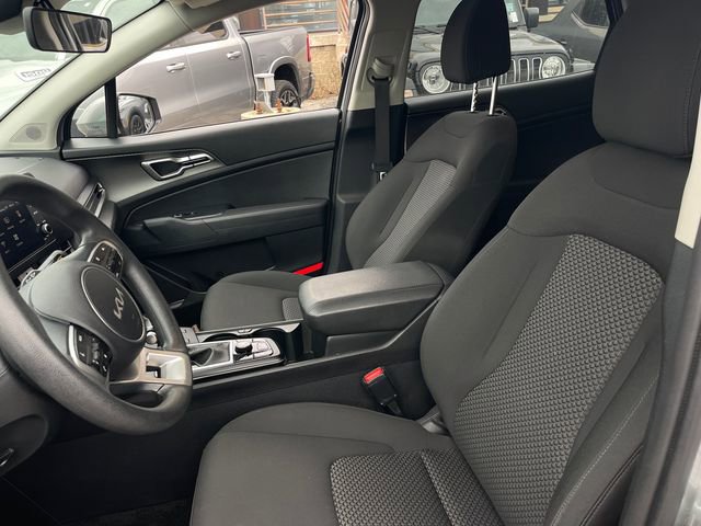 Used 2024 Kia Sportage LX image 7