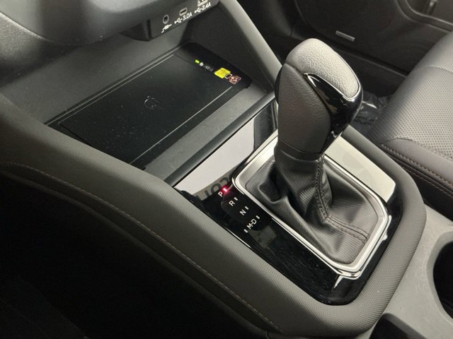 Used 2025 Subaru Forester Touring AWD/4WD image 32