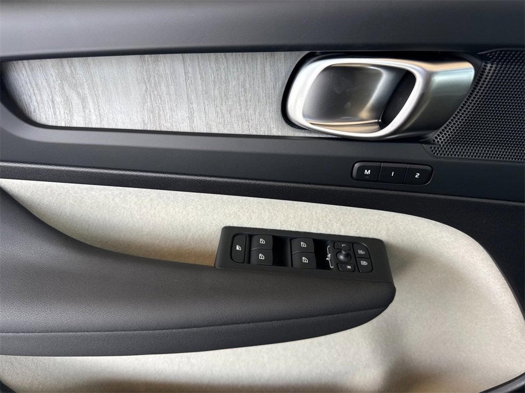New 2026 Volvo XC40 B5 Plus w/ Protection Package Premier image 10
