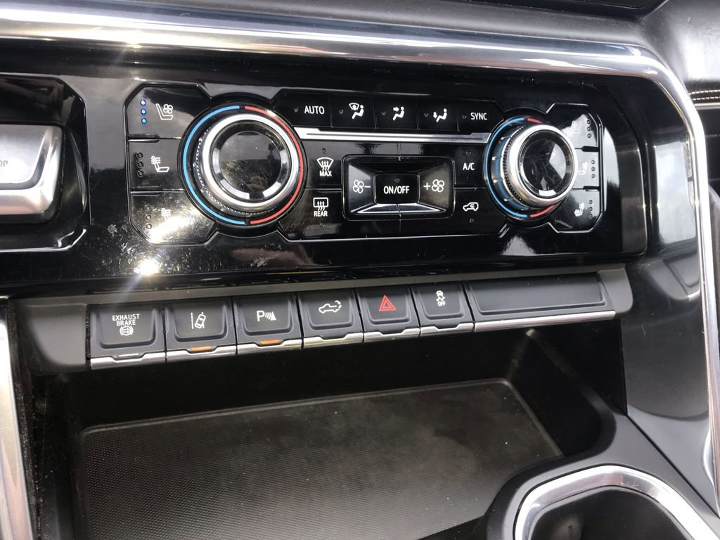 Used 2024 GMC Sierra 3500 Denali Ultimate AWD/4WD image 19