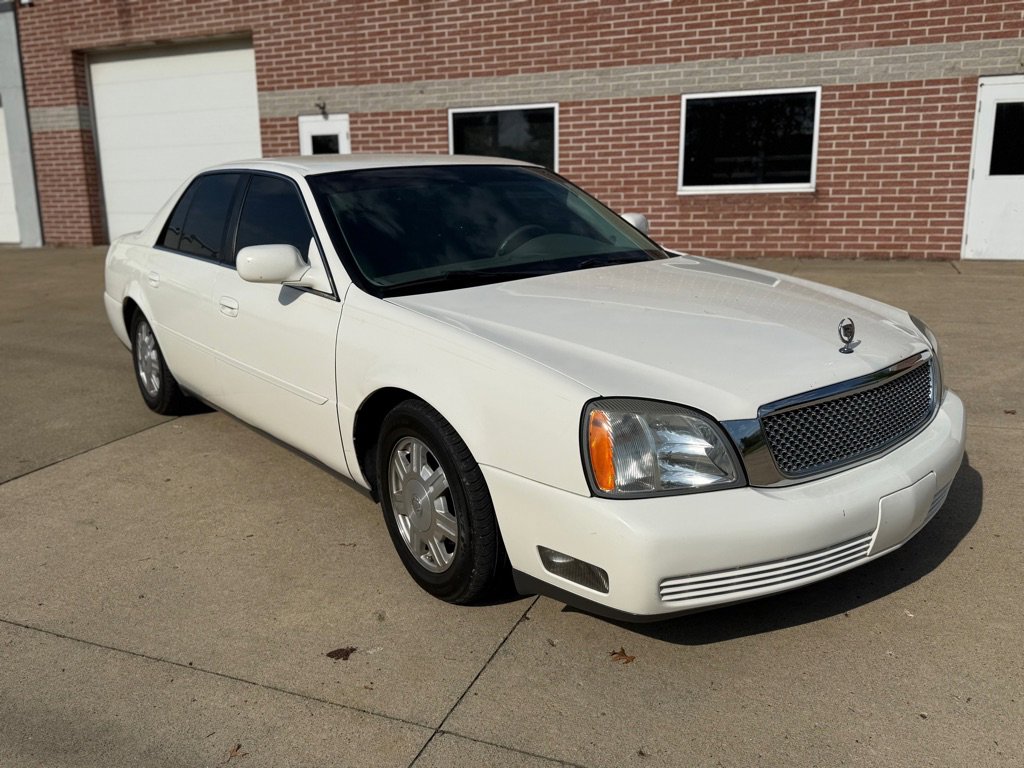 Used 2004 Cadillac De Ville FWD image 3