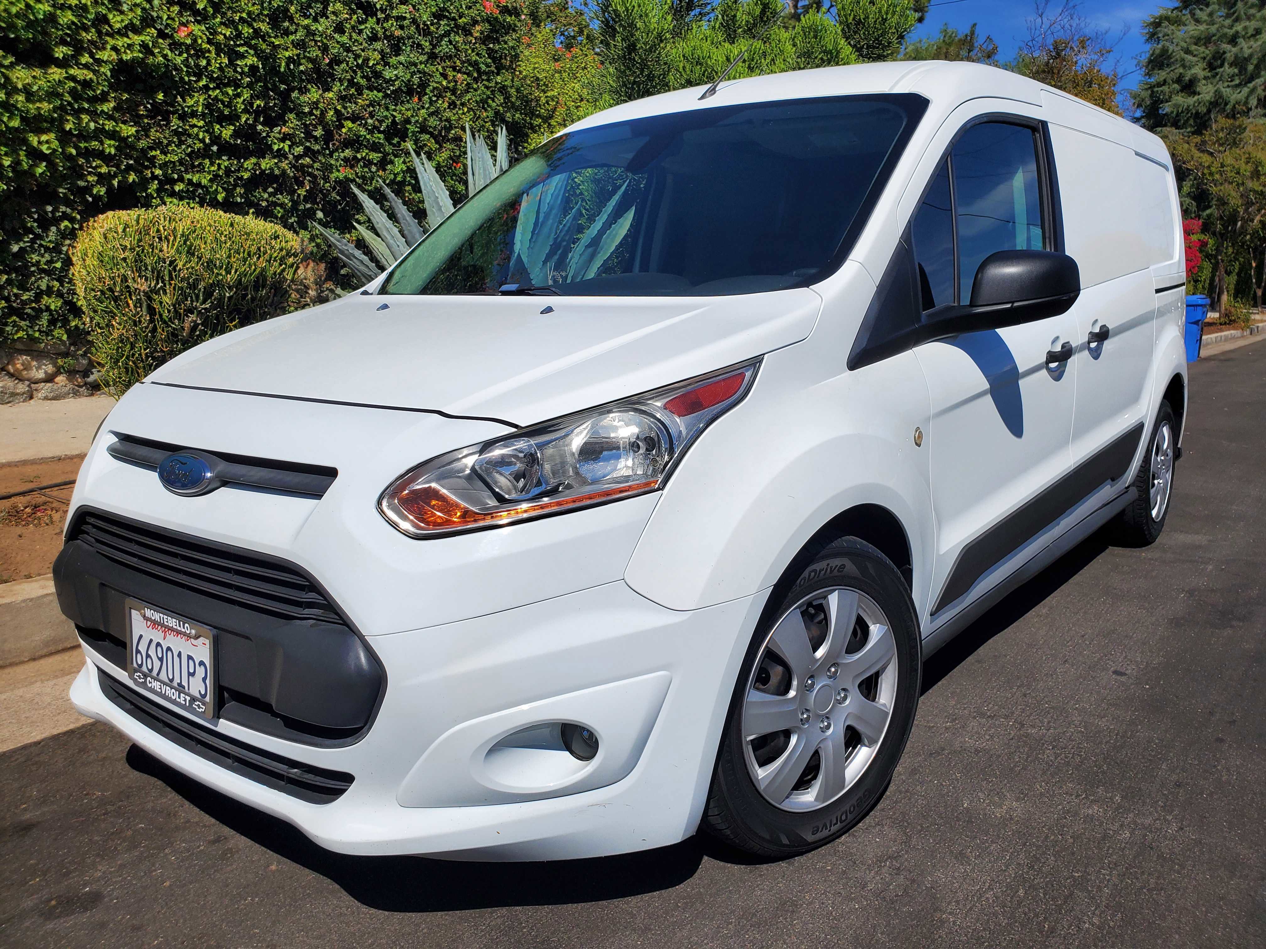 Used 2017 Ford Transit Connect XLT image 1