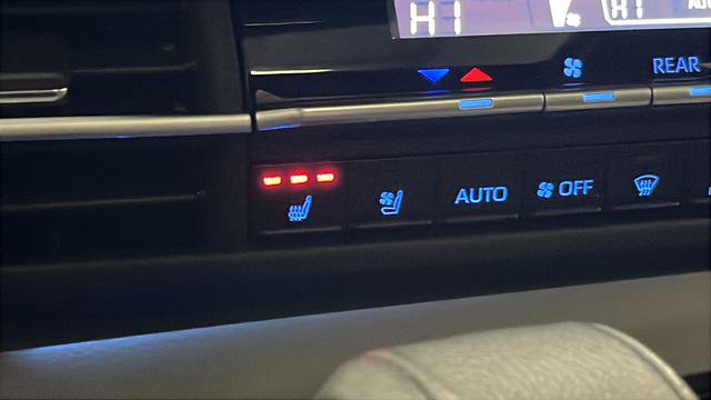 Used 2024 Toyota Sienna Platinum FWD image 14