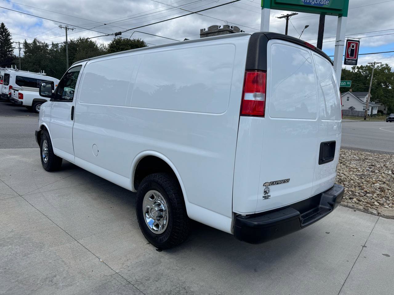 Used 2019 Chevrolet Express 2500 RWD image 6