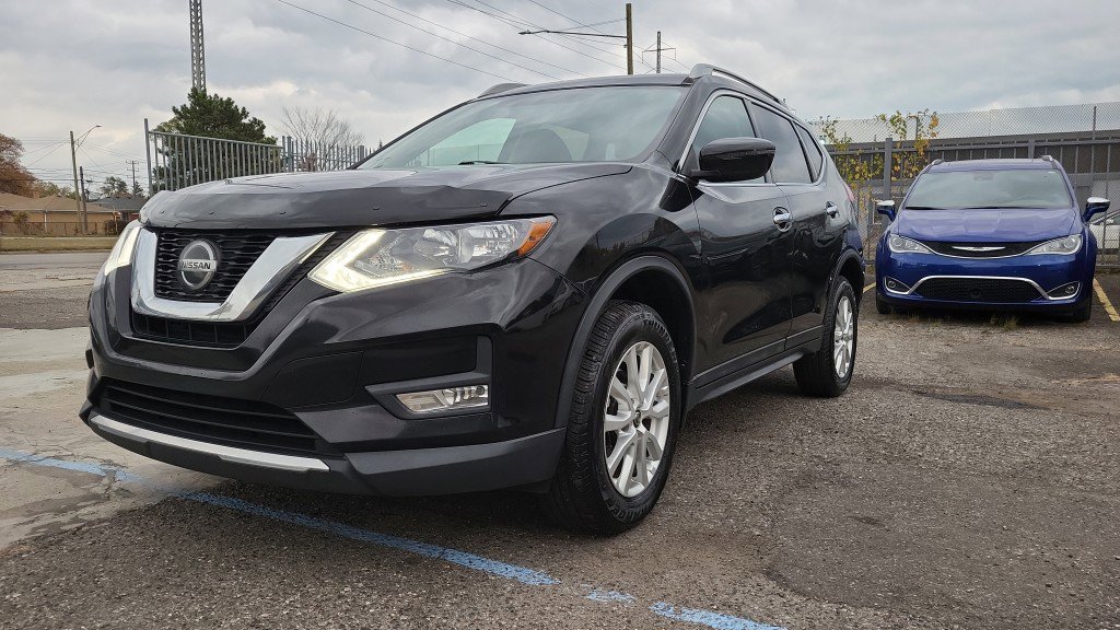 Used 2018 Nissan Rogue S image 5