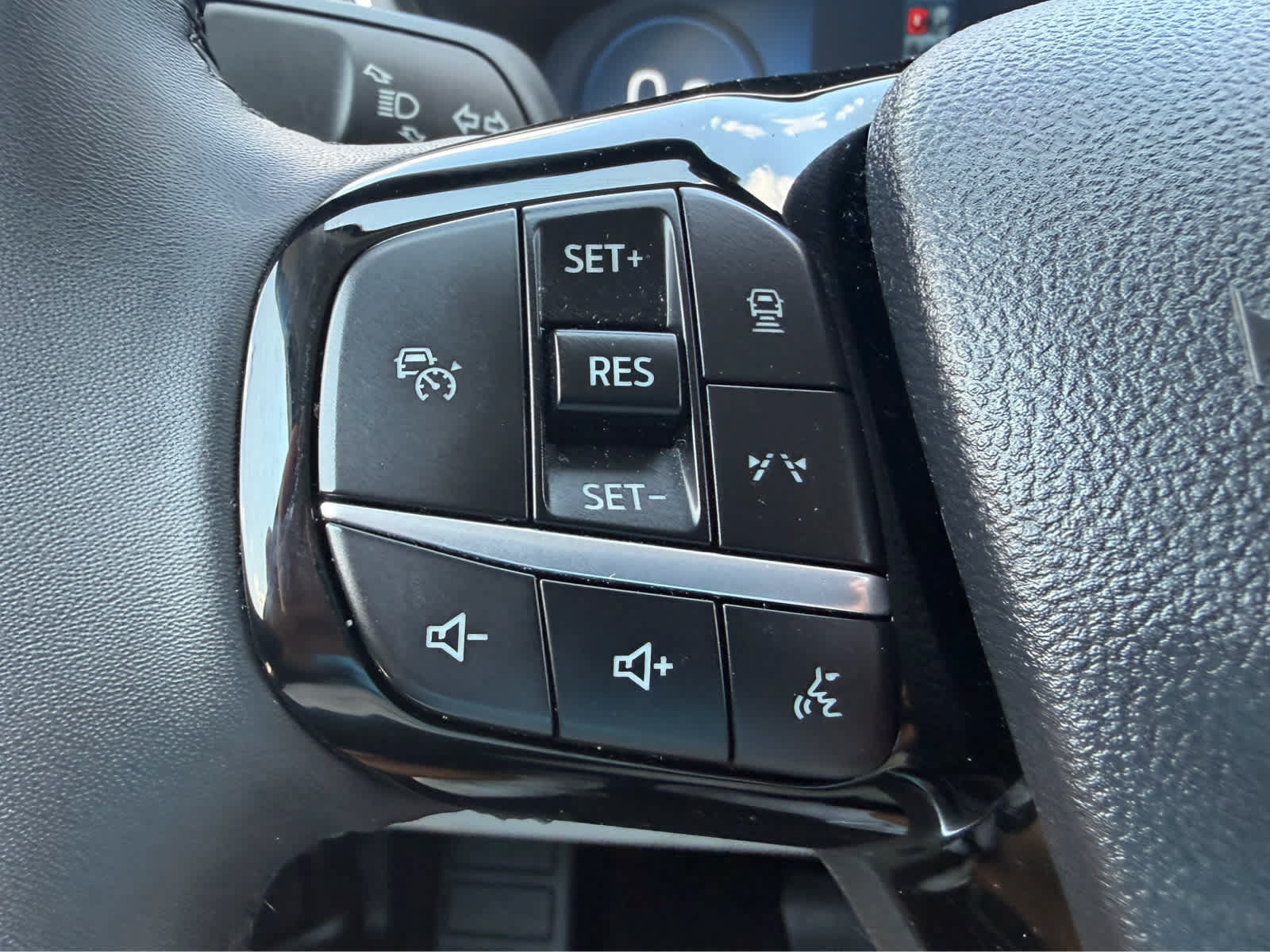 Used 2023 Ford Escape Platinum AWD/4WD image 25