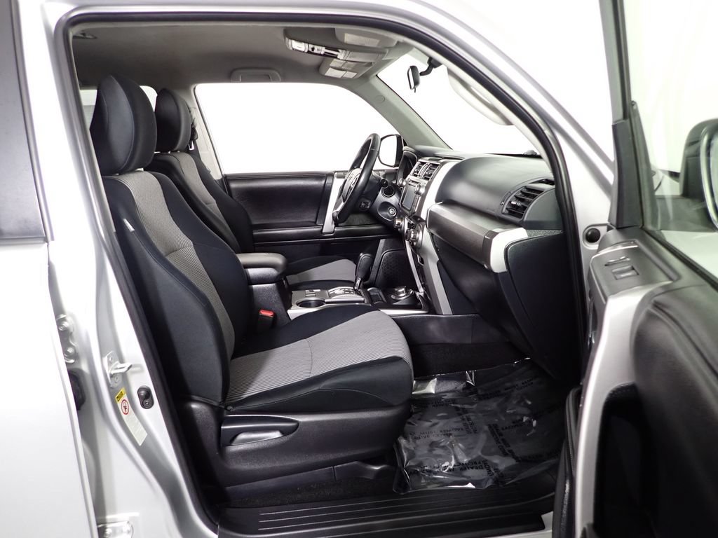 Used 2014 Toyota 4Runner SR5 AWD/4WD image 37