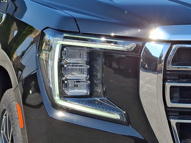 Used 2023 GMC Yukon SLT w/ SLT Premium Package image 9