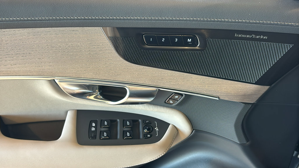 New 2027 Volvo XC90 B6 Ultra AWD/4WD image 11
