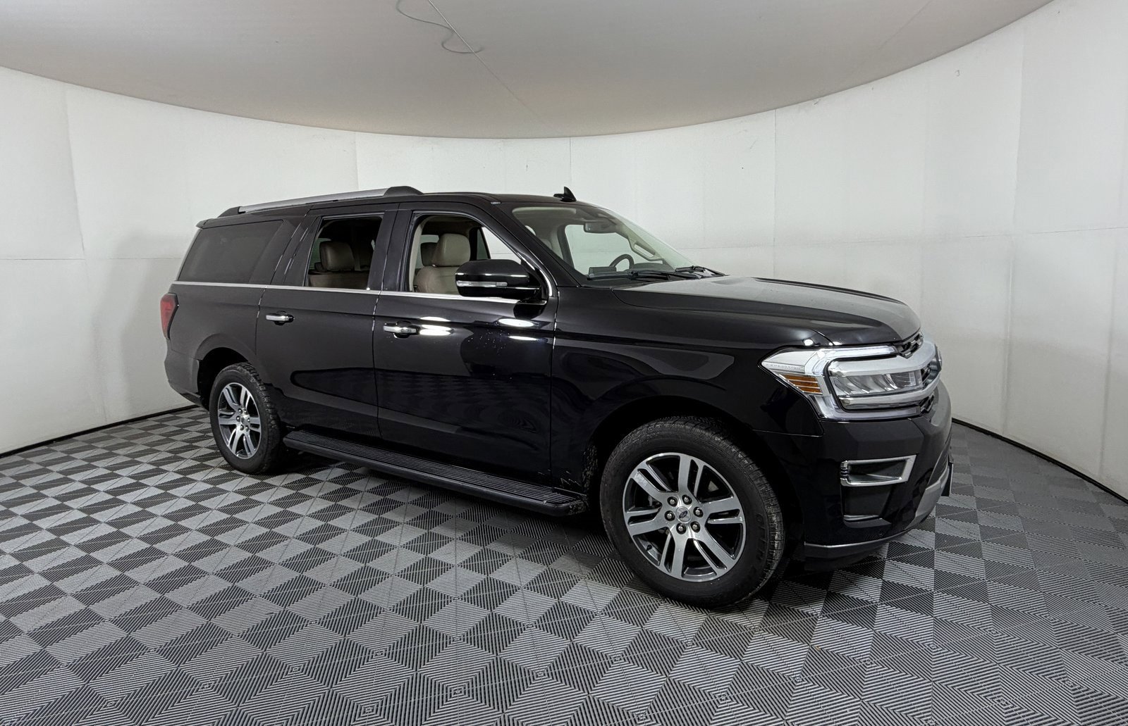 Used 2024 Ford Expedition Max Limited image 1