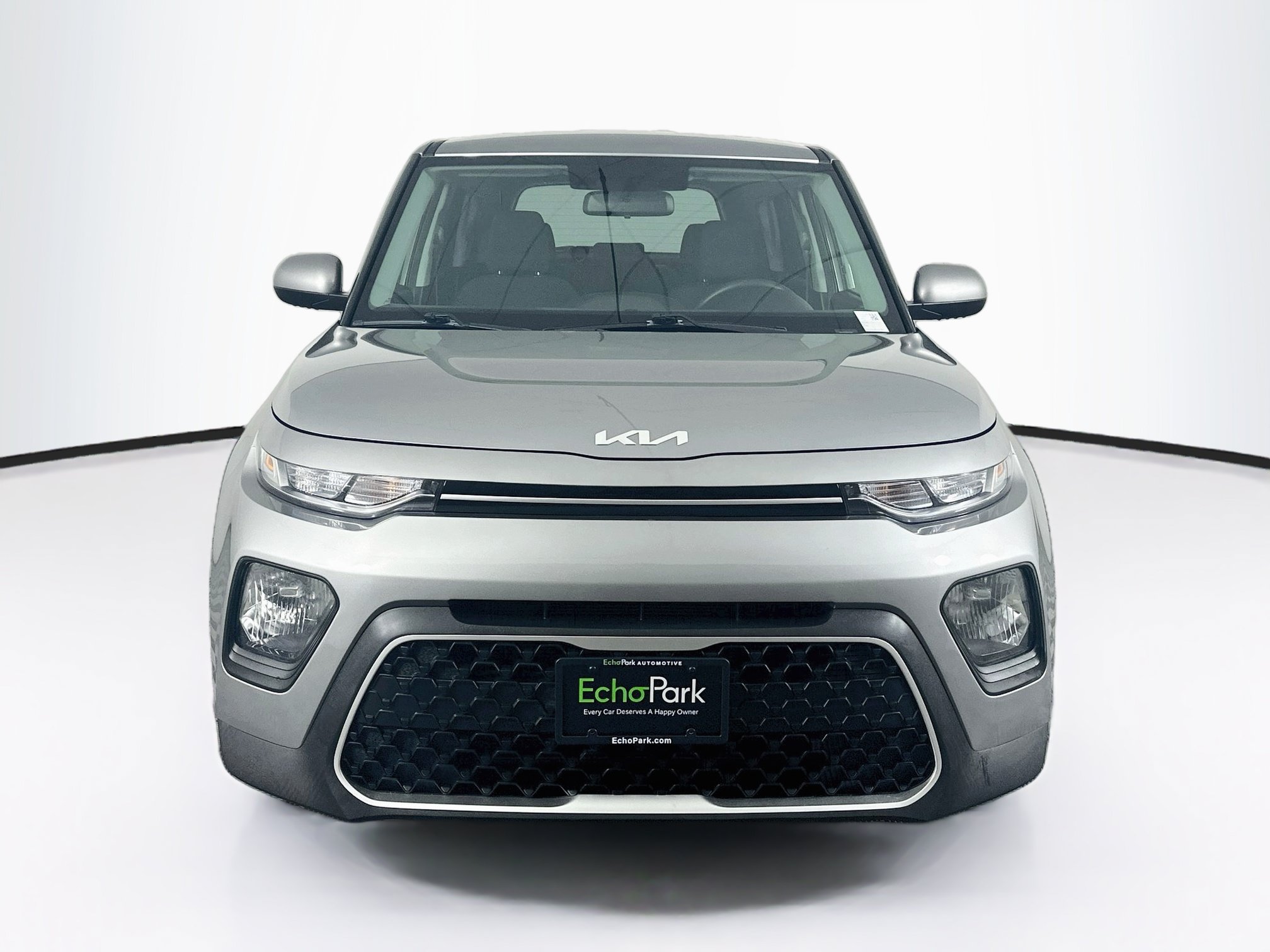Used 2022 Kia Soul LX FWD image 2