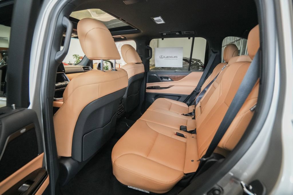 New 2026 Lexus LX 700h Luxury image 10