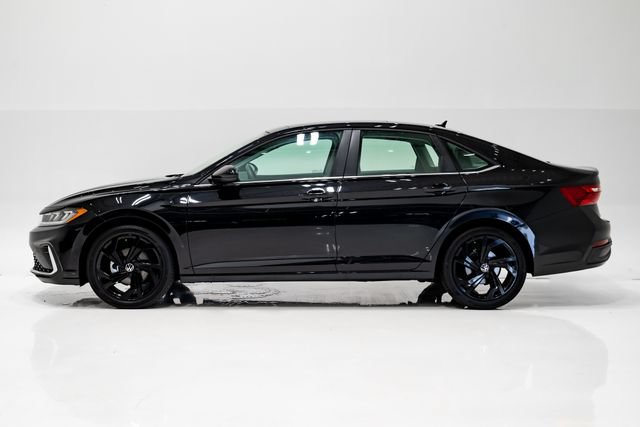 Used 2025 Volkswagen Jetta SE w/ Sunroof Package FWD image 24