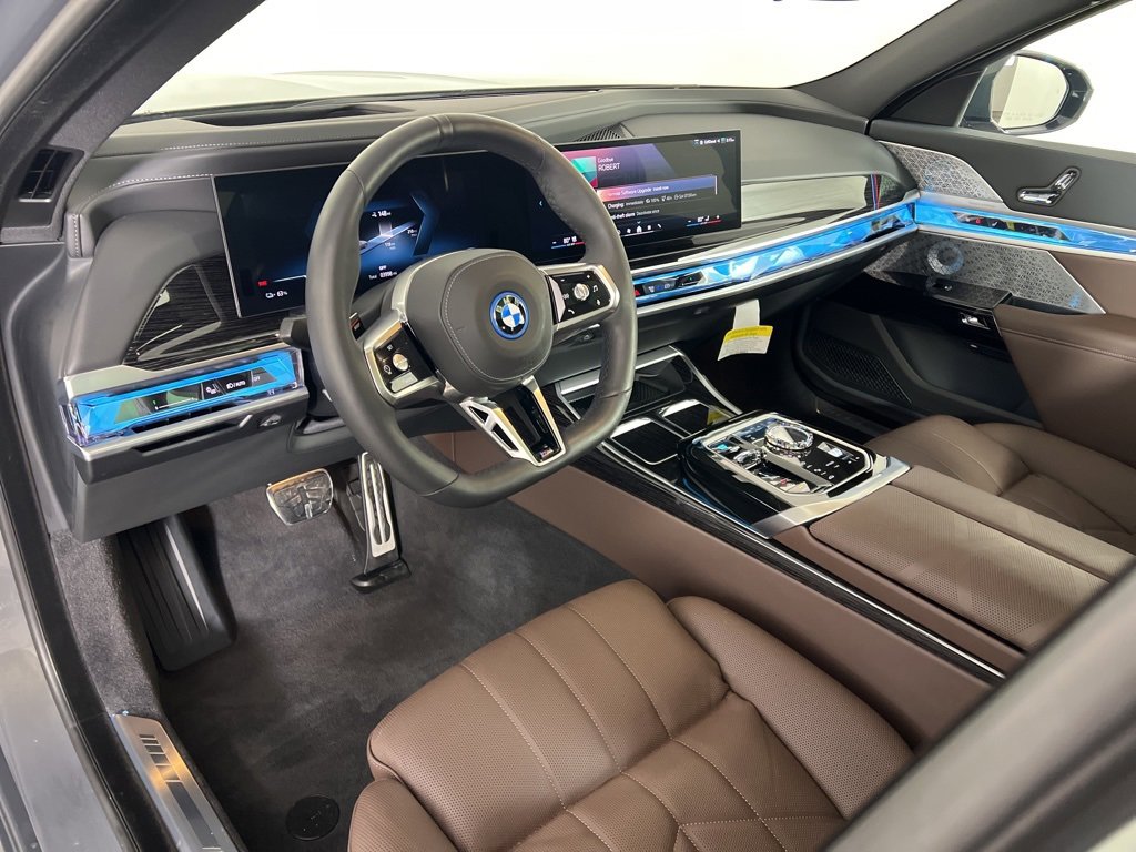 Used 2026 BMW i7 xDrive60 image 2