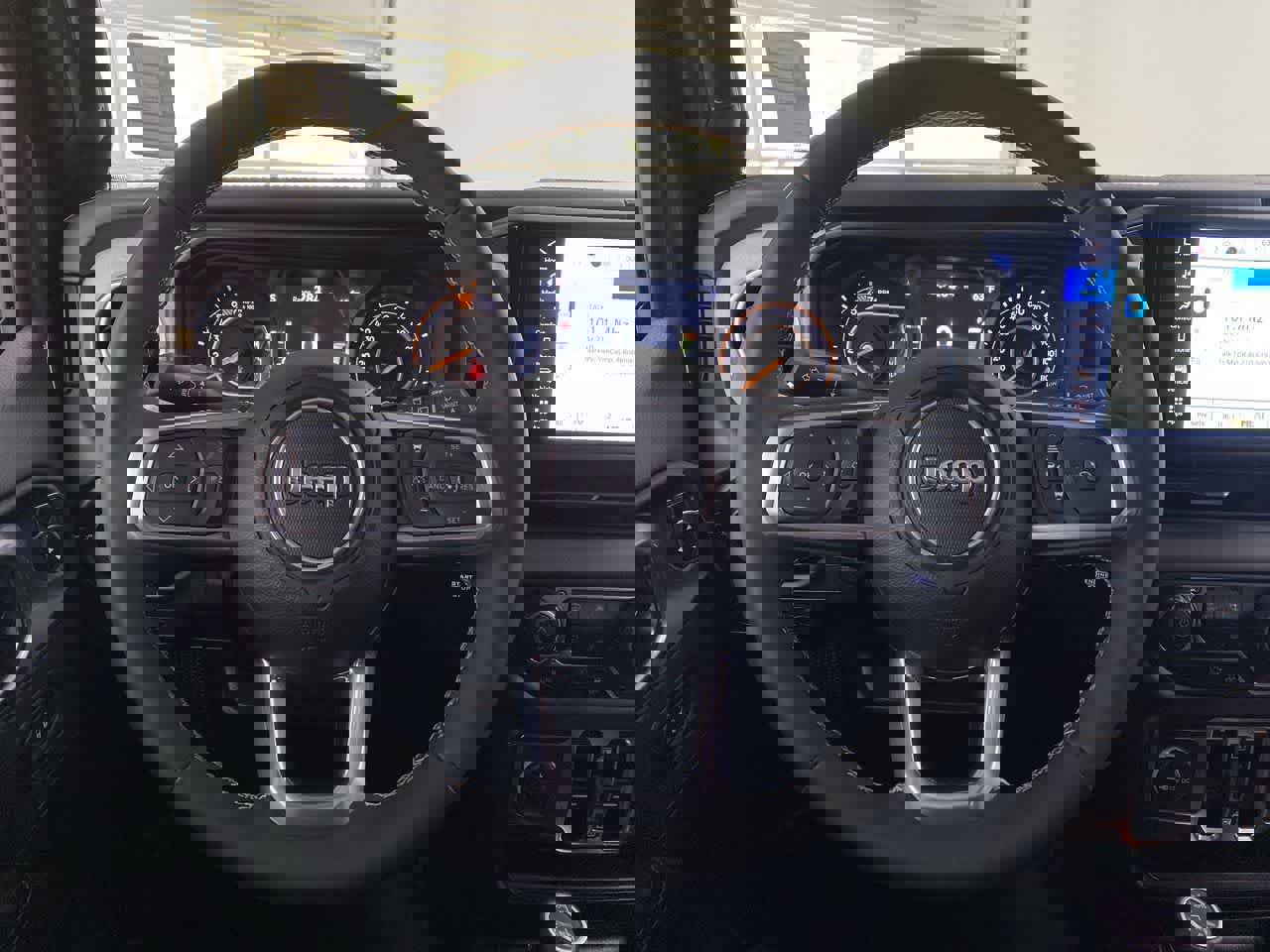 Used 2025 Jeep Wrangler Sahara image 19