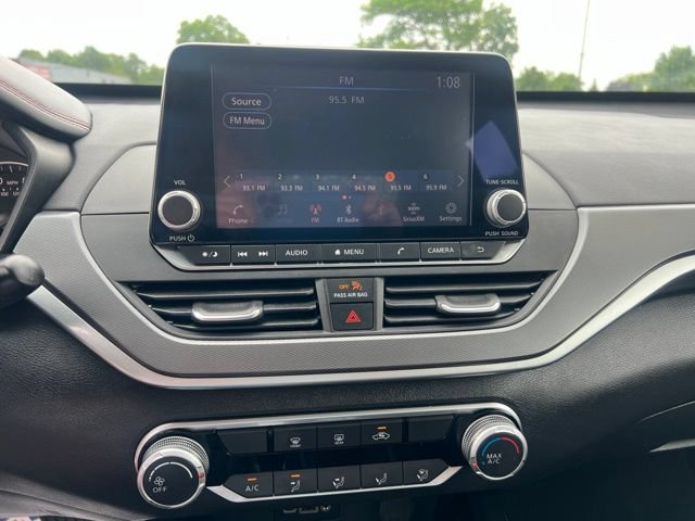 Used 2023 Nissan Altima 2.5 SR FWD image 9