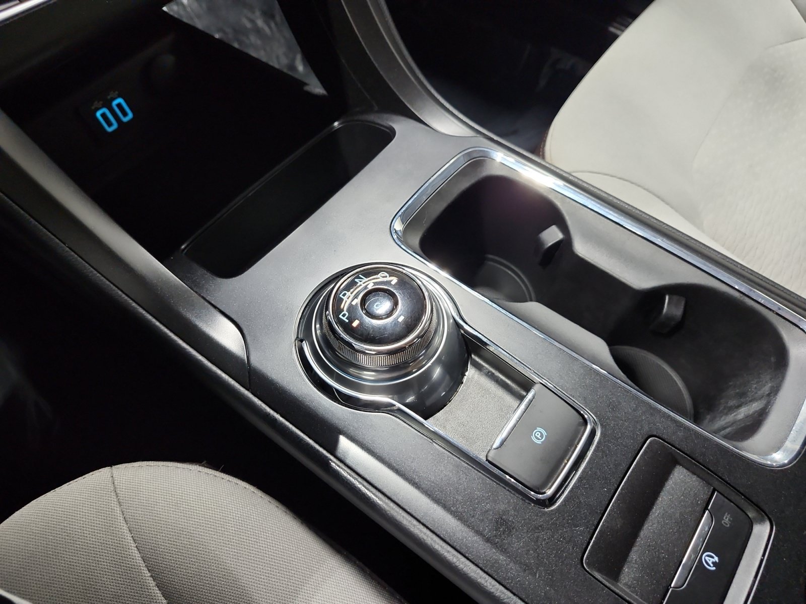 Used 2019 Ford Fusion SE w/ Equipment Group 151A FWD image 20
