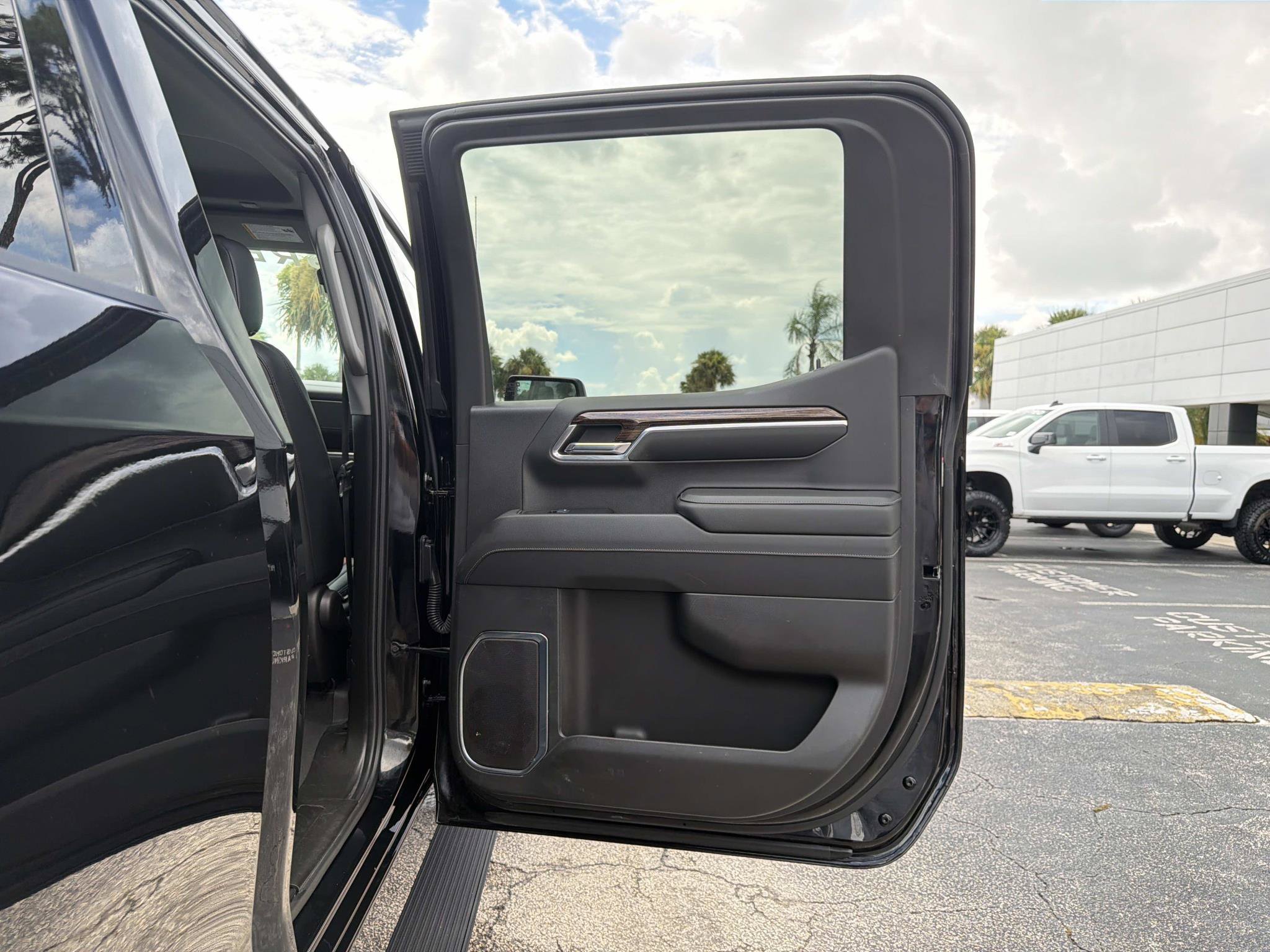 Used 2024 GMC Sierra 1500 Elevation w/ LPO, Elevation Black Package AWD/4WD image 17