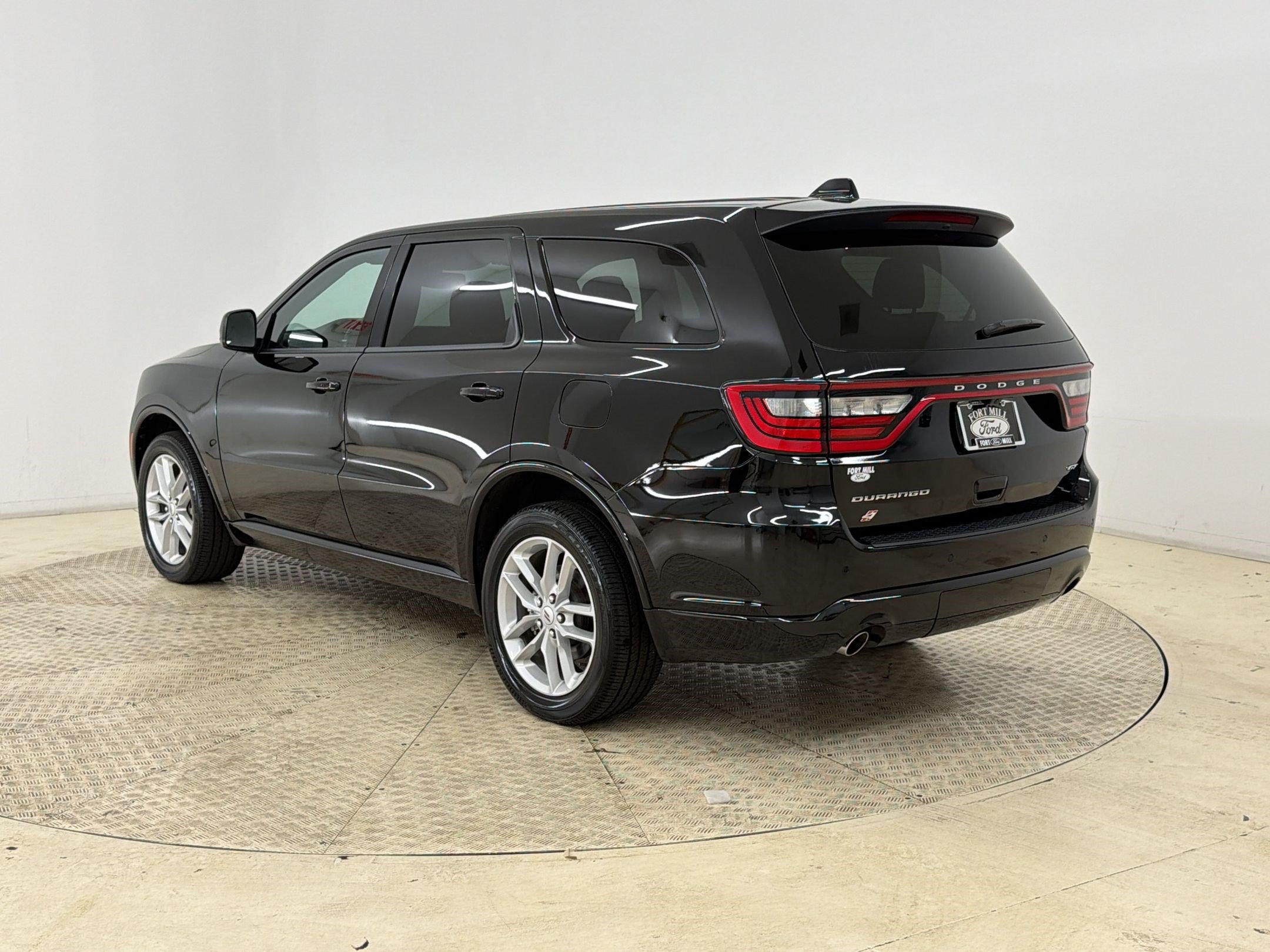 Used 2025 Dodge Durango GT AWD/4WD image 3