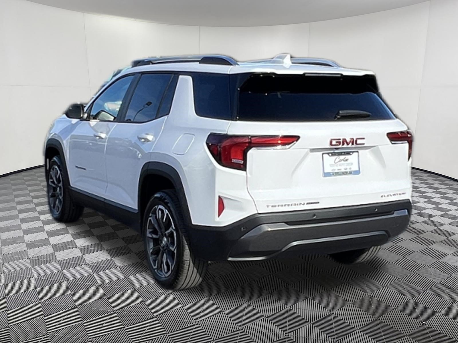 New 2027 GMC Terrain Elevation w/ Elevation Premium Package AWD/4WD image 4