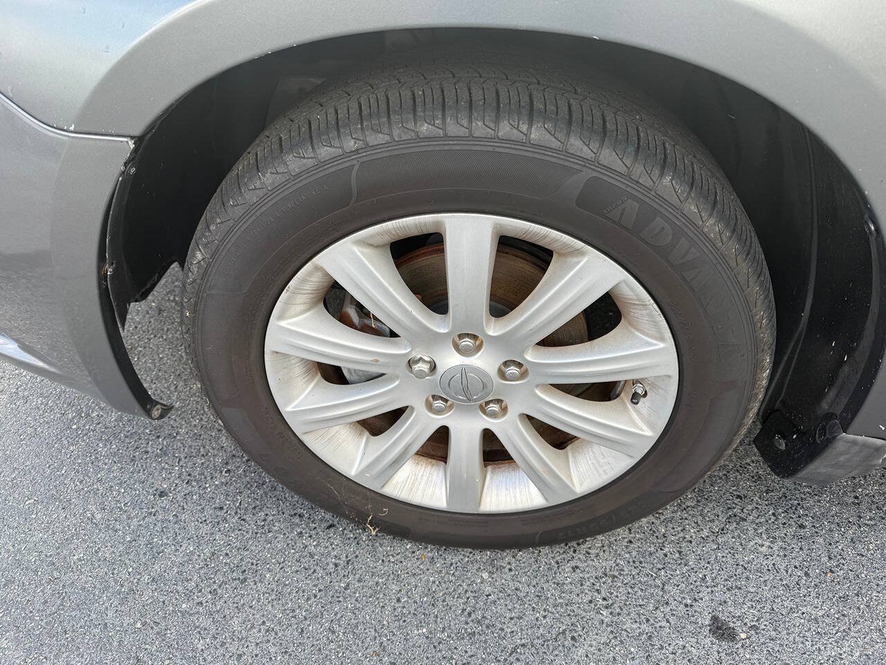 Used 2013 Chrysler 200 Touring FWD image 10