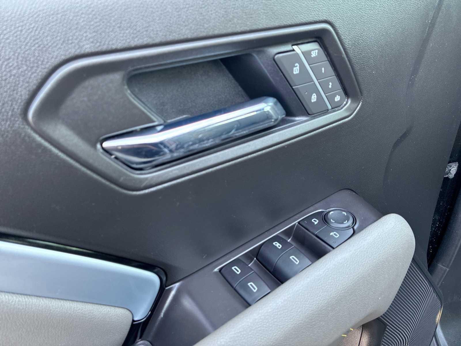 Certified 2025 Chevrolet Colorado ZR2 w/ Midnight Edition image 24