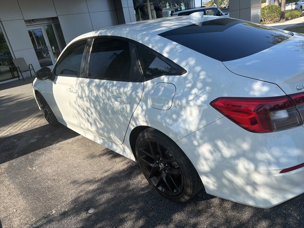 Used 2023 Honda Civic Sport image 4