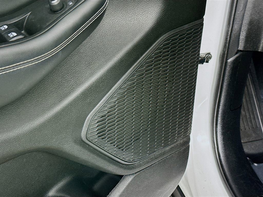 Certified 2023 Jeep Grand Cherokee Laredo image 28