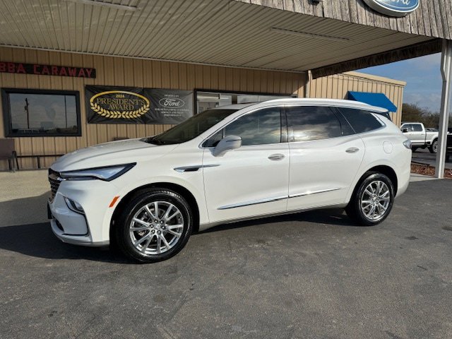 Used 2023 Buick Enclave Premium w/ Experience Buick Package FWD image 2
