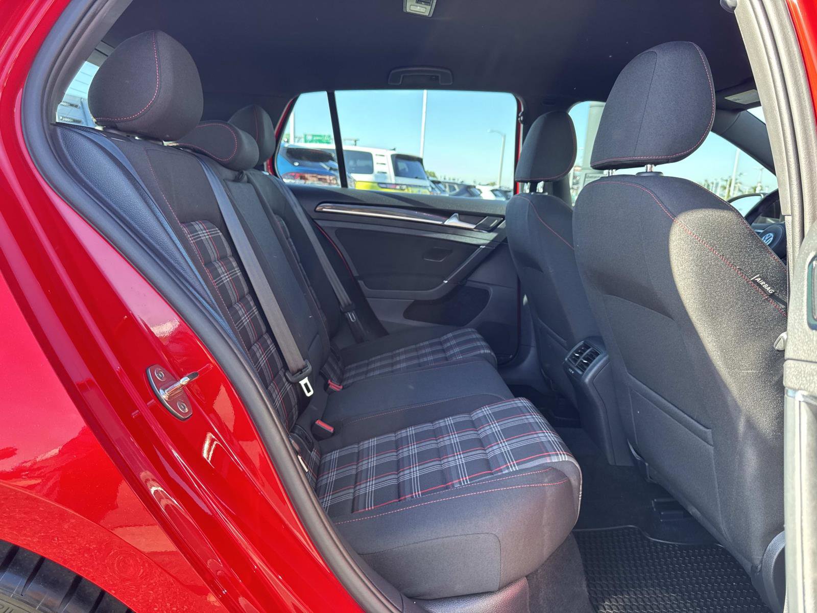 Used 2017 Volkswagen GTI Sport image 29