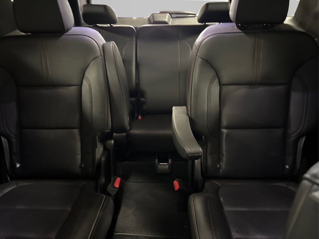 Used 2023 Chevrolet Traverse RS image 20