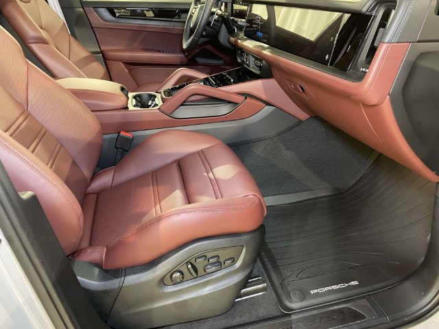 New 2026 Porsche Cayenne GTS AWD/4WD image 24