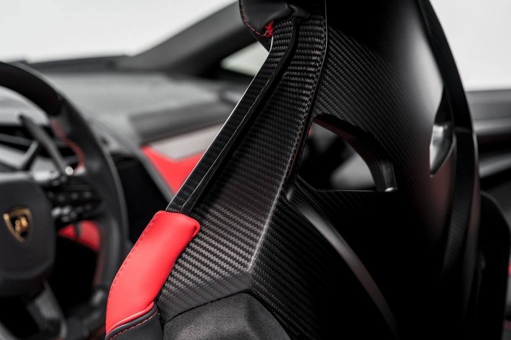 Used 2025 Lamborghini Revuelto image 21