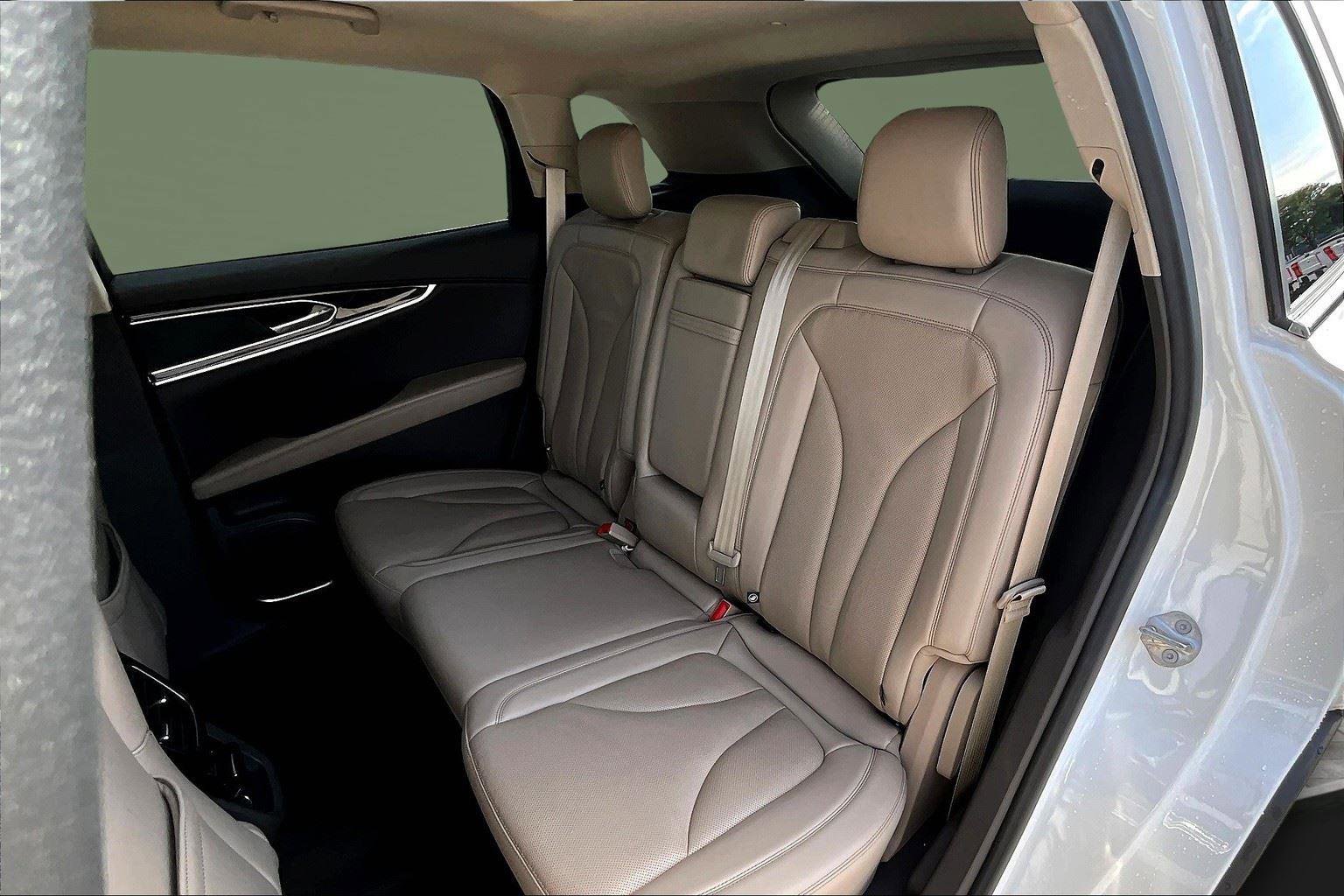 Used 2022 Lincoln Nautilus Reserve image 17