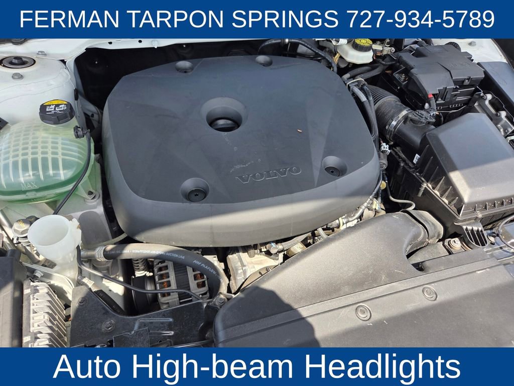 Used 2020 Volvo XC40 T4 R-Design w/ Protection Package Premier image 21