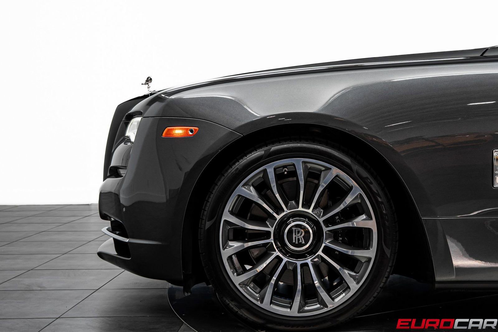 Used 2019 Rolls-Royce Dawn image 15