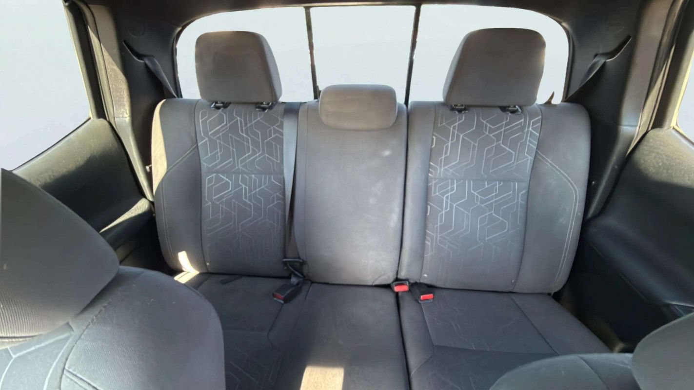 Used 2017 Toyota Tacoma TRD Sport AWD/4WD image 18