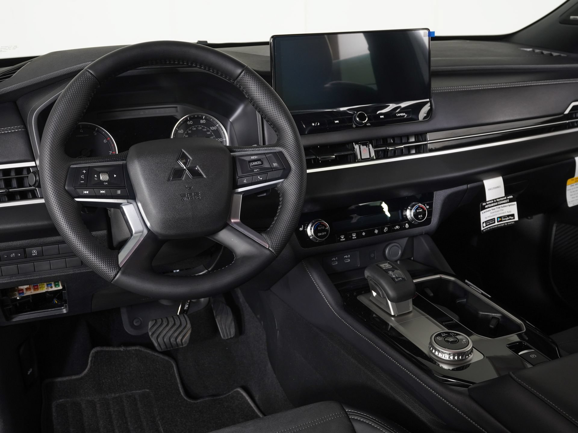 New 2026 Mitsubishi Outlander LE FWD image 11