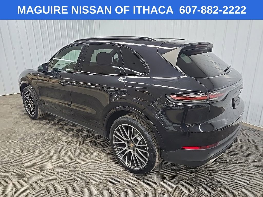 Used 2022 Porsche Cayenne Platinum Edition image 9
