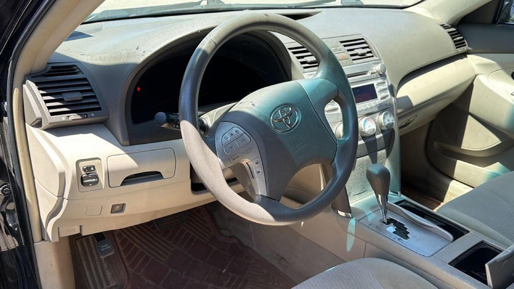 Used 2010 Toyota Camry LE FWD image 10