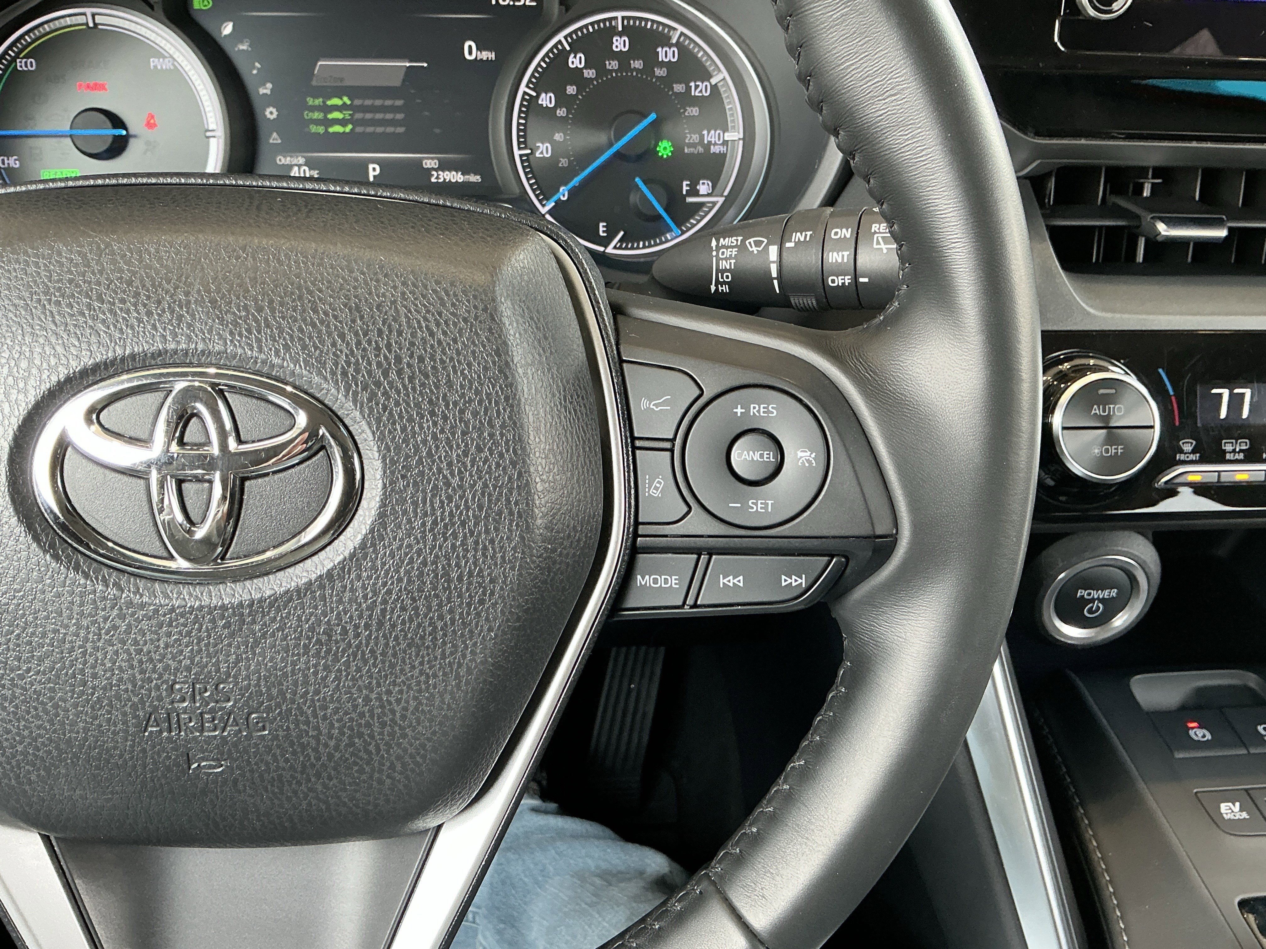 Used 2024 Toyota Venza LE image 13