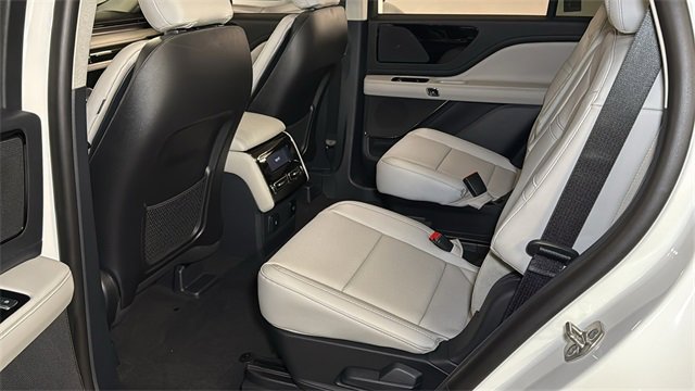 New 2026 Lincoln Aviator AWD image 18