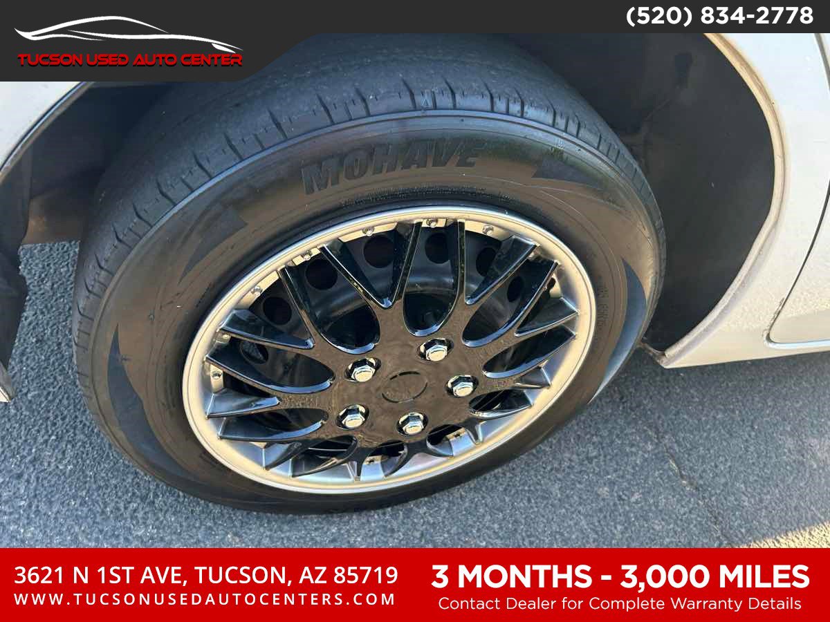 Used 2017 Toyota Corolla L w/ Carpet Mat Package (TMS) FWD image 27