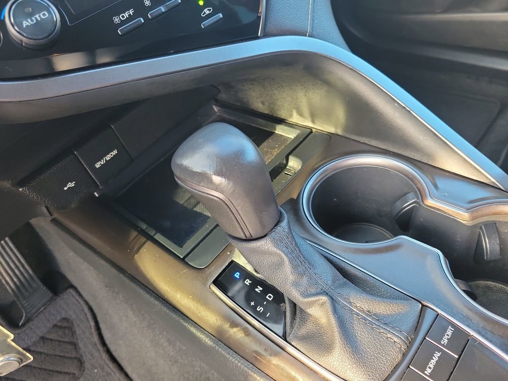 Certified 2022 Toyota Camry SE image 27