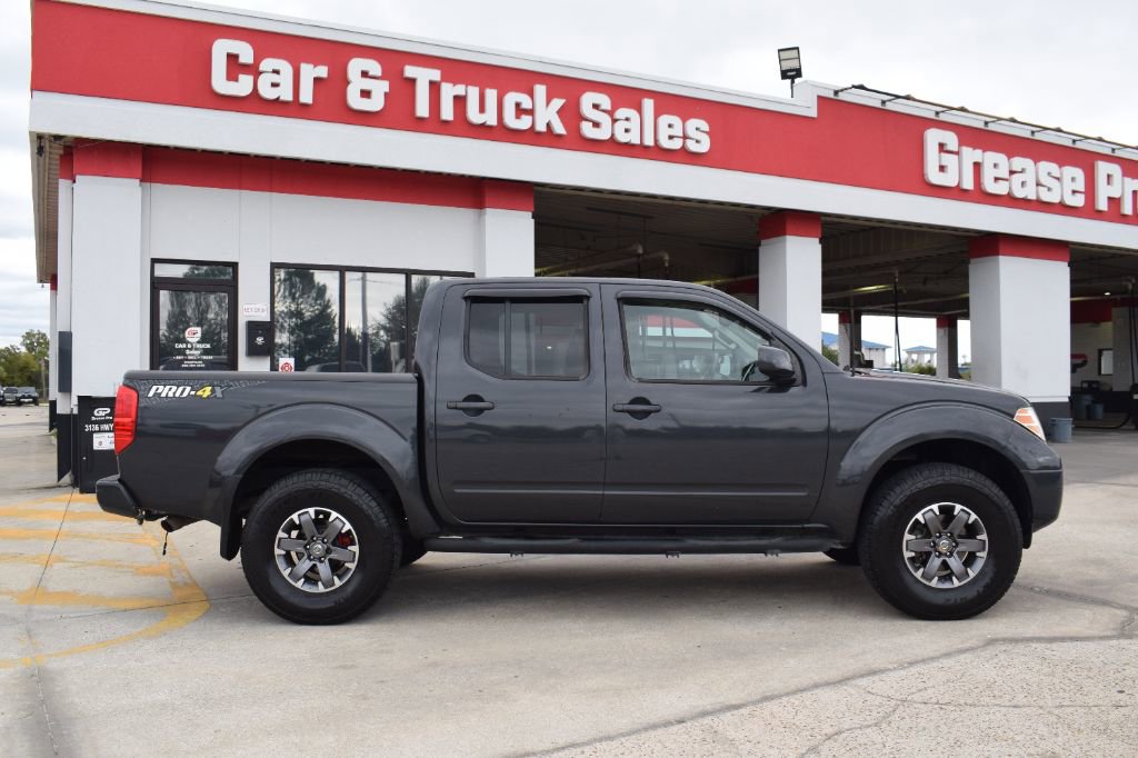 Used 2015 Nissan Frontier PRO-4X image 2